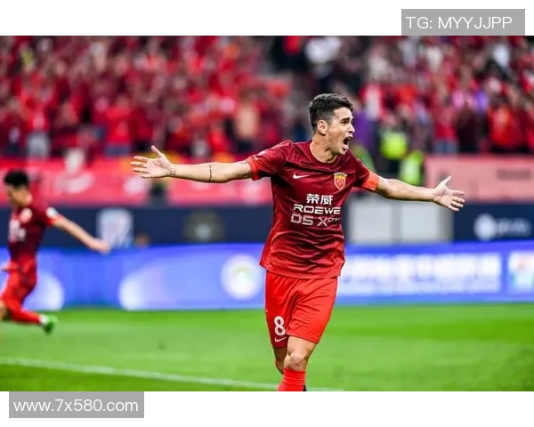 球星观看中国足球节目视频并分享感受与未来展望