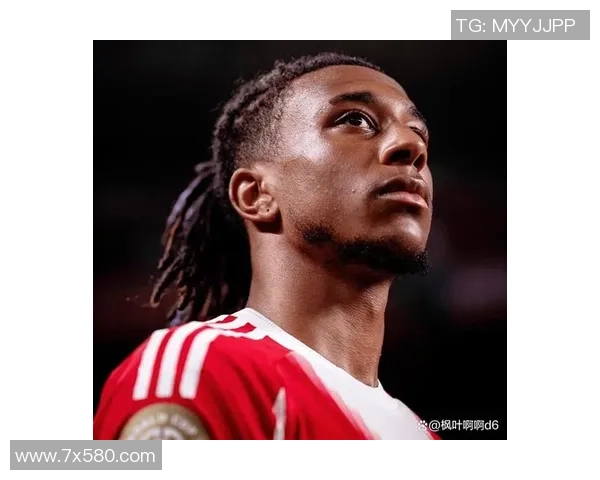 聚焦拜仁球星卡足球收藏热潮探索球迷文化与竞技激情魅力